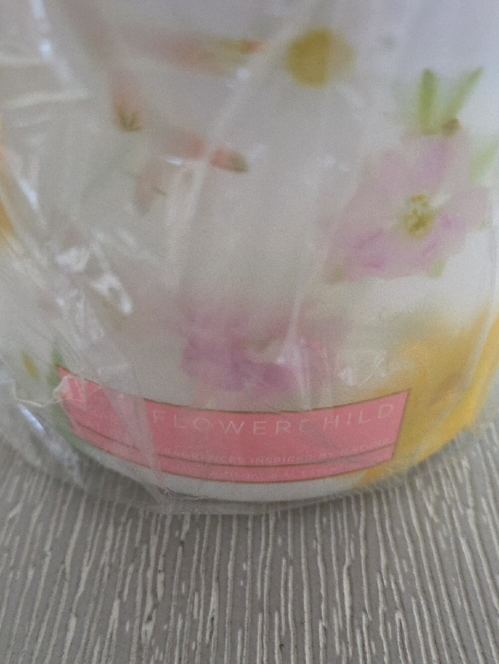 Bath & Body Works Candle - Picture 2 of 2